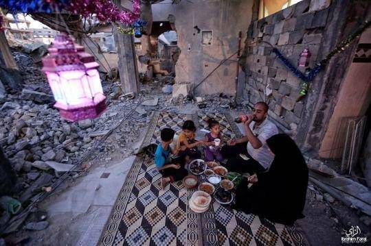 افطاری خانواده فلسطینی/عکس