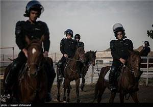 زنان اجازه ی حضور در ورزشگاه برای تماشای مسابقه ی امشب ایران و آمریکا را نیافتند، خبرگزاری تسنیم گزارش داد «پلیس اسب سوار» وظیفه ی جلوگیری از «هنجارشکنی» در مسابقه ی امشب را برعهده خواهد داشت