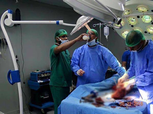 افطار جراح‎ عراقی در اتاق عمل/تصاویر