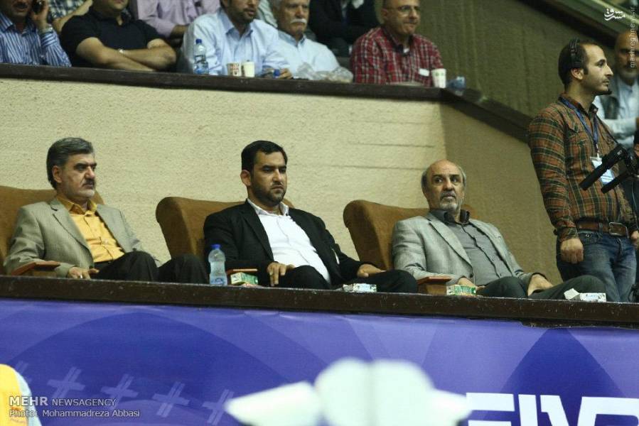 عکس/ وزیر در بازی والیبال ایران-لهستان