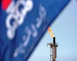 ساخت 13 پالایشگاه نفت متوقف شد/ تاجر بزرگ بنزین به تهران آمد