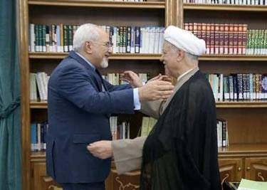 دیدار هاشمی رفسنجانی با ظریف: به دلیل تندروی های یک اقلیت محدود نباید دلسرد شد