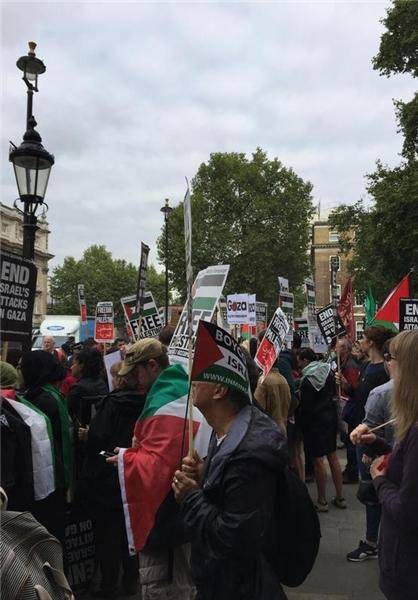 تجمع علیه ورود نتانیاهو به انگلیس+تصاویر