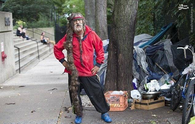 عکس: بی‌خانمانی با موهای میلیونی!