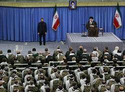 امام خامنه‌ای: نفوذ بوسیله‌ی «پول و جاذبه‌های جنسی» خطرناکترین روش نفوذ است