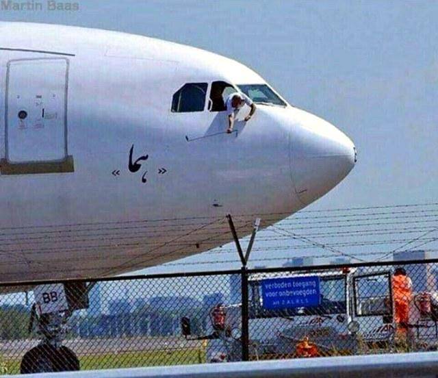 سلفی خطرناک خلبان هواپیمایی "هما"! (تصویر)