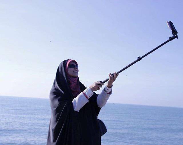 سلفی مجری زن معروف با تیپ متفاوت +عکس