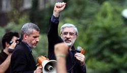 مشاور عالی فرمانده سپاه: میرحسین موسوی هنوز هم حاضر نیست توبه کند