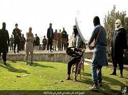 اعدام وحشیانه یک اسیر بدست داعش با شمشیر 90 سانتی متری+ تصاویر