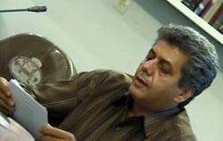 محمدرضا عالی‌پیام (هالو)، شاعر و طنزپرداز از زندان به بیمارستان منتقل شد
