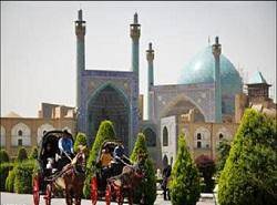 قطار شهری اصفهان به احترام میراث نصف‌جهان تغییر مسیر داد