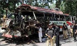 انفجار اتوبوس در پیشاور ۶۵ قربانی گرفت