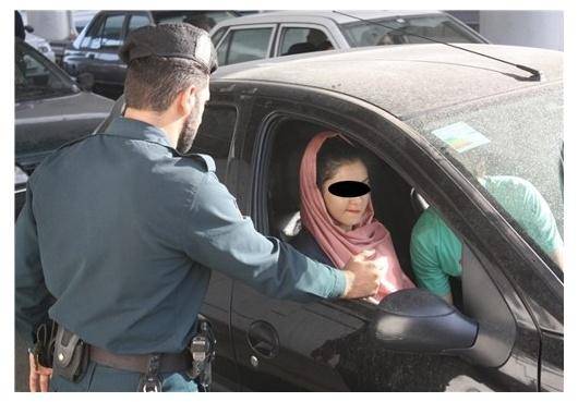 از امروز در تهران پلیس «گشت ارشاد» با استقرار در سطح خیابان‌ها، میدان‌ها، مراکز خرید، پارک ها و... مرحله جدیدی از طرح مبارزه با «بد پوششی و کشف حجاب» را آغاز کرده است.