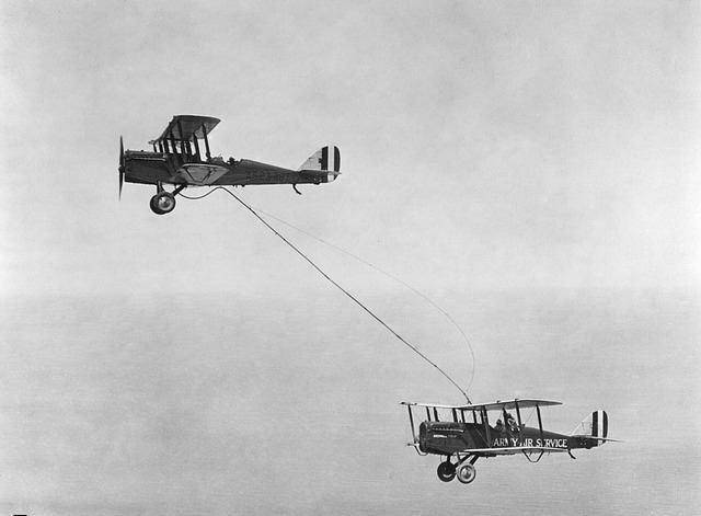 عکسی از اولین سوخت گیری هوایی