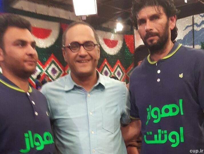قهرمانان لیگ در کنار جناب خان +تصاویر