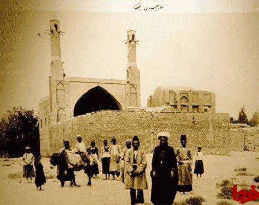 عکس: منارجنبان اصفهان در یکصد سال پیش