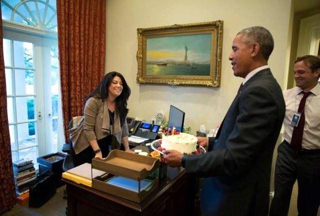 اوباما تولد دستیار شخصی ایرانیش را به او تبریک گفت (تصویر)