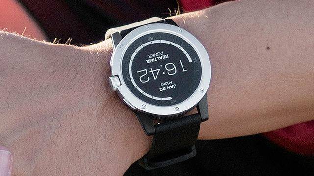 ساعت هوشمندی که با گرمای بدن شارژ می شود + عکس