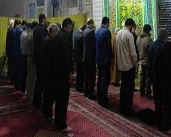 قالیباف نماز صبح را در مسجد لرزاده خواند + تصاویر