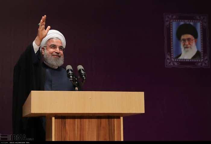 روحانی: ‏سخنان مشایخی، هنرمند بزرگ کشورمان، مرا تکان داد و بار سنگین دیگری بر ‏دوشم گذاشت