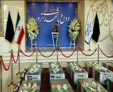 حضور خانواده های شهدای حادثه تروریستی تهران در مقابل ساختمان مجلس برای وداع با عزیزان خود