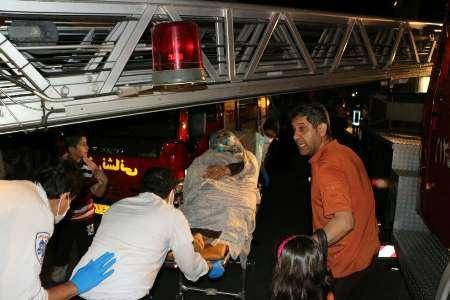 نجات 20 نفر از آتش سوزی مجموعه اقامتی در مشهد