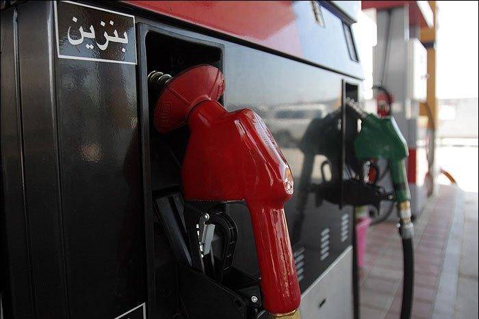 قیمت بنزین در سال 97 افزایش می یابد؟/سیستم حمل و نقل نامناسب مانع از کنترل مصرف بنزین می شود