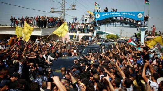 نخست‌وزیر تشکیلات خودگردان فلسطین وارد غزه شد. هدف از سفر رامی حمدالله به غزه، تحویل گرفتن حکومت غزه از حماس است. یک هیأت مصری به ریاست سفیر مصر در اسرائیل بر روند انتقال قدرت نظارت دارد