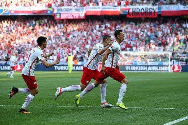 لهستان در آستانه صعود/پیروزی بی فایده چک