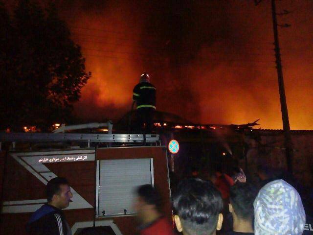 آتش سوزی در بازار بهشهر / دستکم 10 باب مغازه در آتش سوخت