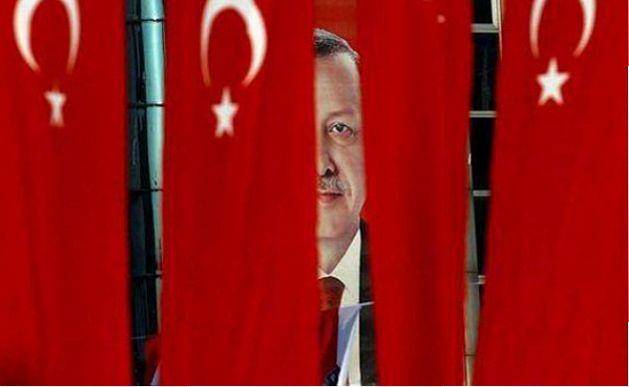 سیامک کاکایی در گفت وگو با دیپلماسی ایرانی معتقد است که هر چه فضای کشور ترکیه در آستانه برگزاری انتخابات امنیتی تر...