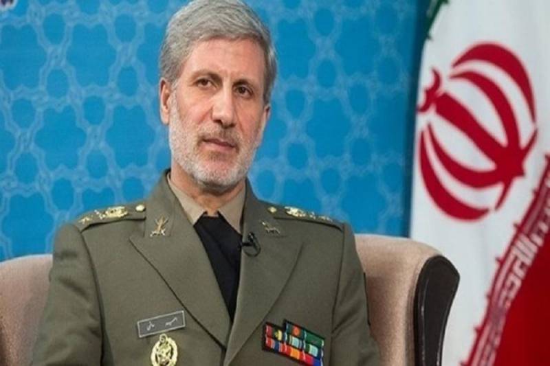 وزیر دفاع ایران: در بازسازی نظامی سوریه مشارکت می کنیم