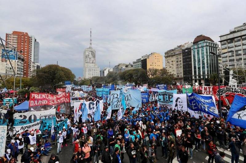 آرژانتینی ها در اعتراض به تدابیر ریاضتی تظاهرات کردند