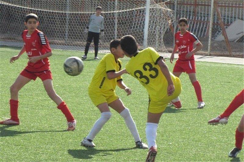 قریب یک هزار نفر در مدارس فوتبال زنجان آموزش دیدند