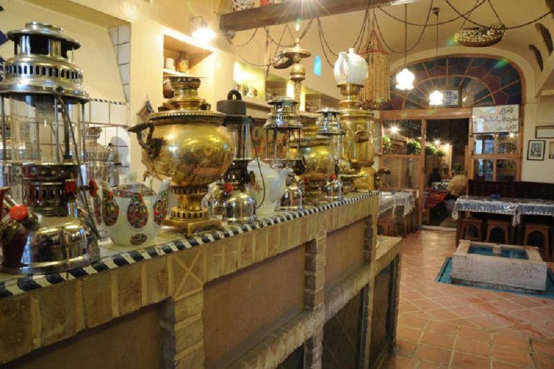 مجوز چایخانه ها در اصفهان به شرط عرضه نکردن قلیان صادر می شود