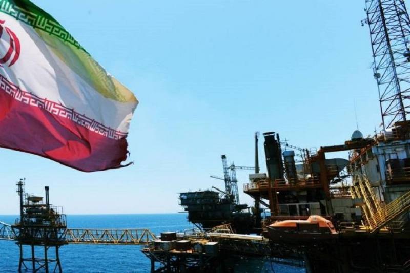 شینهوا: ایران برای مهار تحریم، نفت را در بورس ارایه می کند