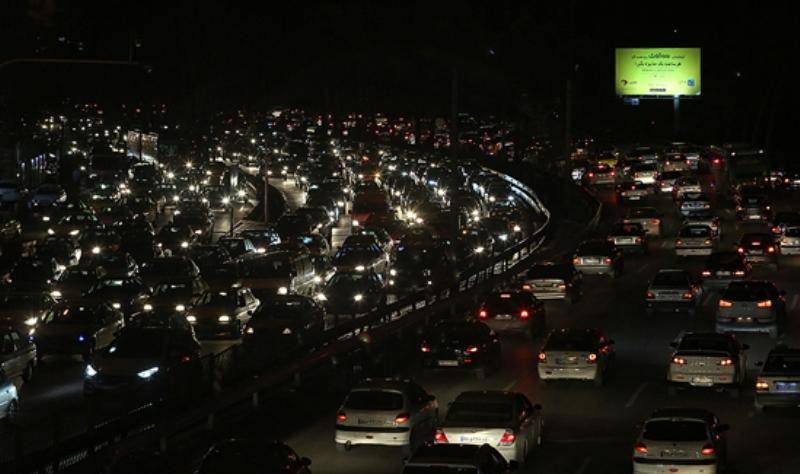 ترافیک در آزادراه قم - تهران سنگین و روان است