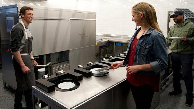 ماشین ظرفشویی رباتیک به کمک رستوران ها می آید