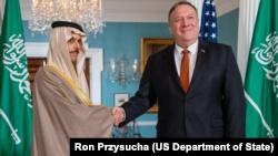 در دیدار وزیران خارجه آمریکا و عربستان سعودی بر اهمیت همکاری دو کشور برای مقابله با تهدیدهای ایران تاکید شد
