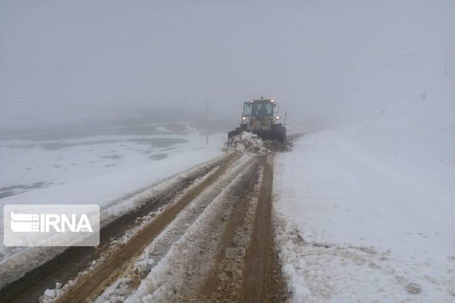 ۴۵ روستای مهاباد در محاصره برف و کولاک