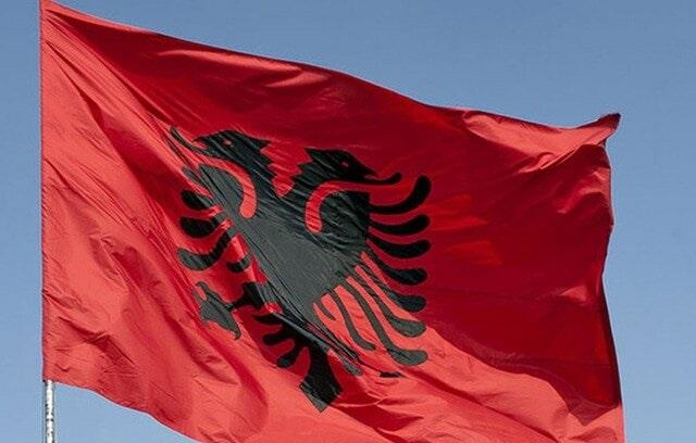 رئیس‌جمهور آلبانی از مردم خواست دولت را سرنگون کنند