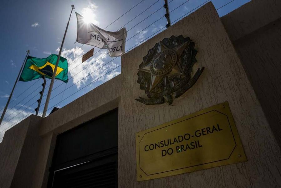 برزیل شماری از دیپلمات‌هایش را از ونزوئلا خارج کرد