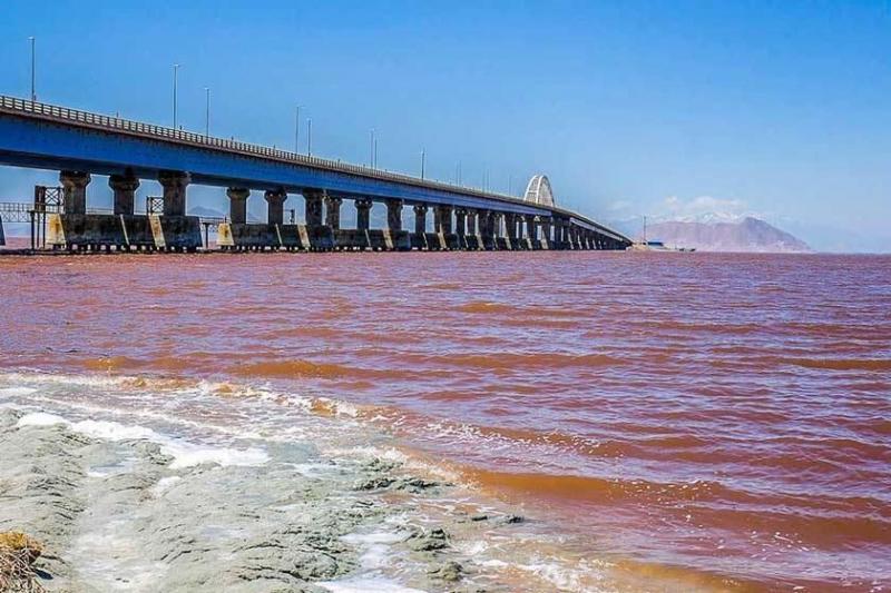 آخرین وضعیت دریاچه ارومیه در سال ۹۸/ حجم آب دریاچه به ۴ میلیارد مترمکعب نزدیک شد
