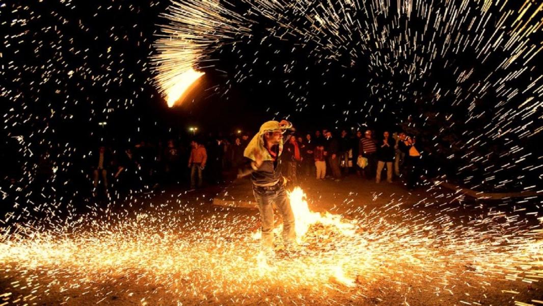 چهارشنبه سوری آتش بحران کرونا را شعله‌ور می‌کند/ خطر کرونایی شدن با ترقه بازی و آتش افروزی