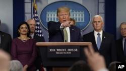 کنفرانس خبری کاخ سفید درباره کرونا | تصمیم پرزیدنت ترامپ برای کمک مالی به آمریکایی‌ها