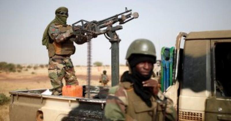 ۳۰ نظامی مالی در حمله عناصر مسلح کشته شدند