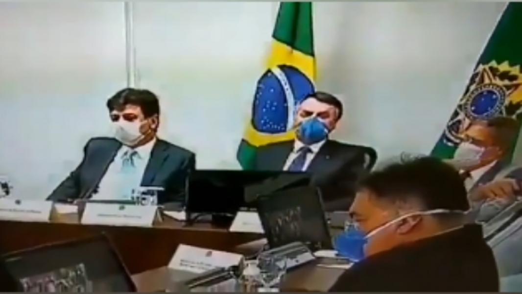سرفه‌های عجیب رئیس جمهور برزیل در یک کنفرانس خبری + فیلم