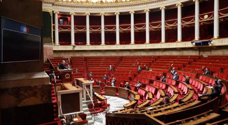 پارلمان فرانسه وضع اضطراری بهداشتی اعلام کرد