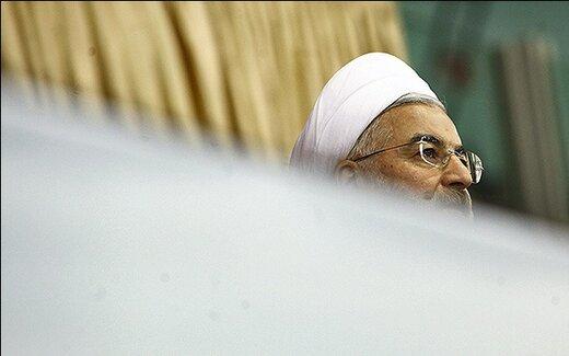 دولت روحانی روی ریل بحران در سال ۹۸؛ از سیل و کرونا تا اعتراض بنزینی