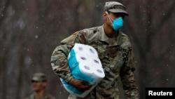 برای کمک به بیمارستان‌ها در پیکار علیه ویروس کرونا، ارتش آمریکا به نیویورک نیرو اعزام می‌کند